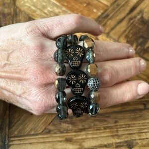 Black and Gold Skull Beaded Bracelet